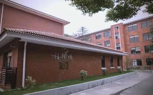 姑苏市第四中学地点在那里_位于哪一个区？