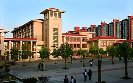 郑州市第七中学简介概略（建校汗青、地点、师资、校训、情况）