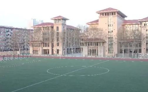 郑州市第二中学简介概略(建校汗青、地点、师资、校训、情况)
