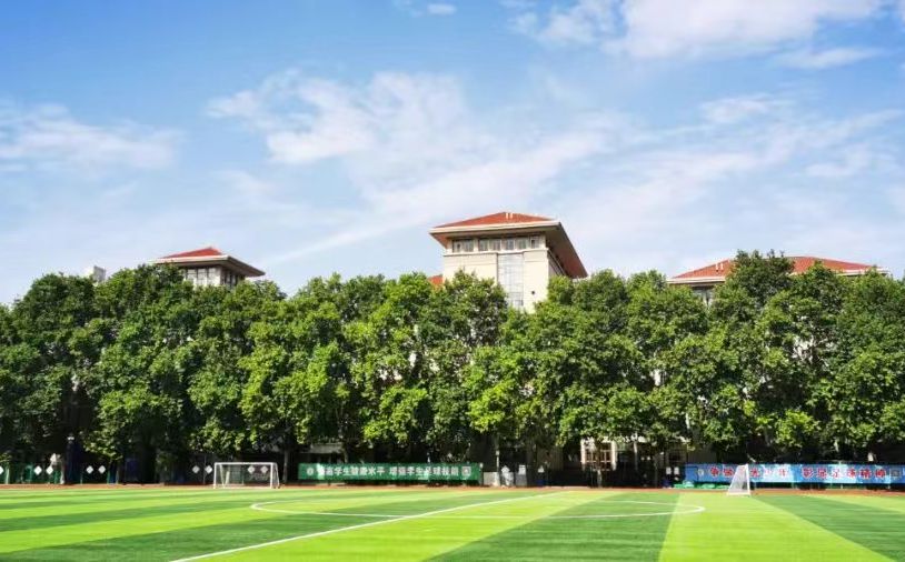 郑州市第二中学在郑州的排名第几,南外属于甚么层次?