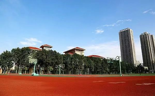 郑州市第二中学有几个校区_别离在那里?