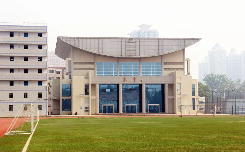 郑州市第九中学是公立仍是私立,是重点中学吗?