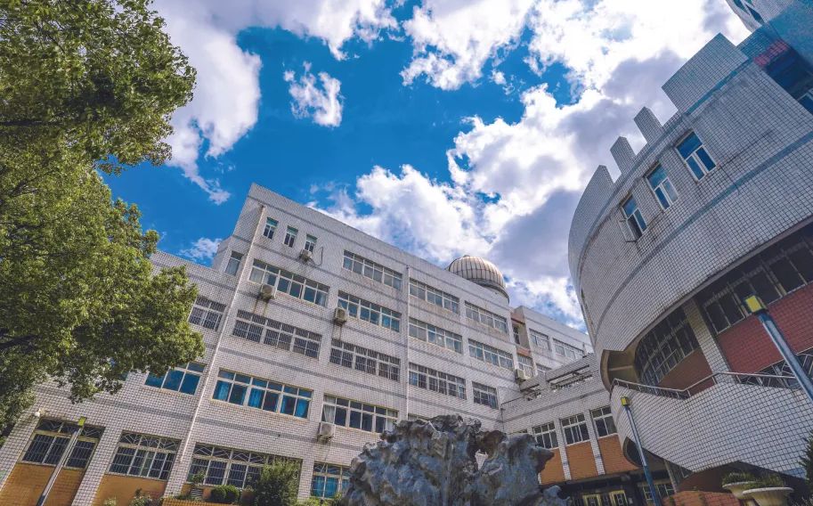 合肥市第六中学是公立仍是私立,是重点中学吗？