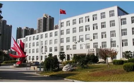 合肥市第二中学简介概略(建校汗青、地点、师资、校训、情况)