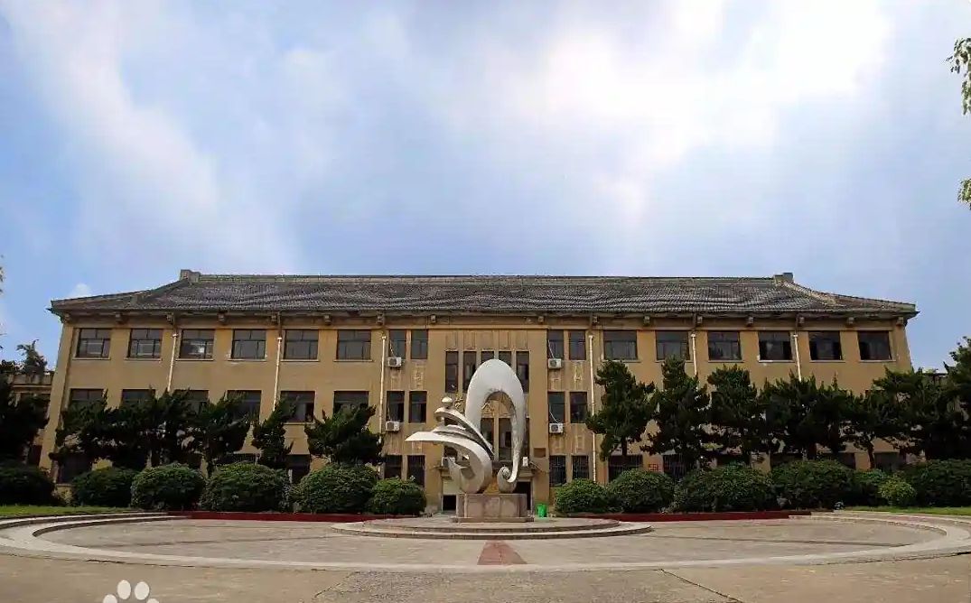 合肥市第二中学是公立仍是私立,是重点中学吗？