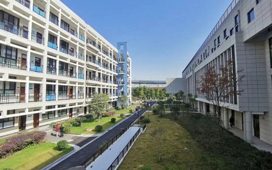 杭州市长河高等中黉舍区在哪_在哪一个区？