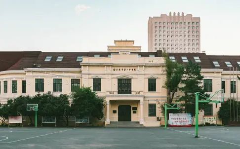 哈尔滨市第一中学简介概略（建校汗青、地点、师资、校训、情况）