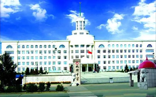 哈尔滨市双城区兆麟中学简介概略（建校汗青、地点、师资、校训、情况）