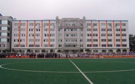吉林省尝试中学是公立仍是私立,是重点中学吗？
