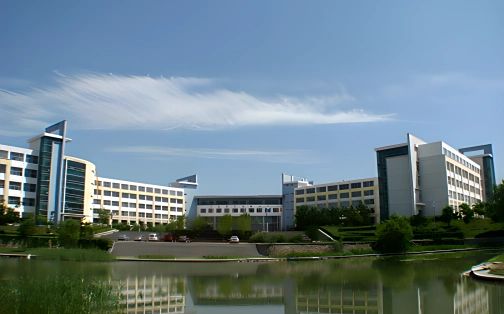 长春市尝试中学简介概略（建校汗青、地点、师资、校训、情况）