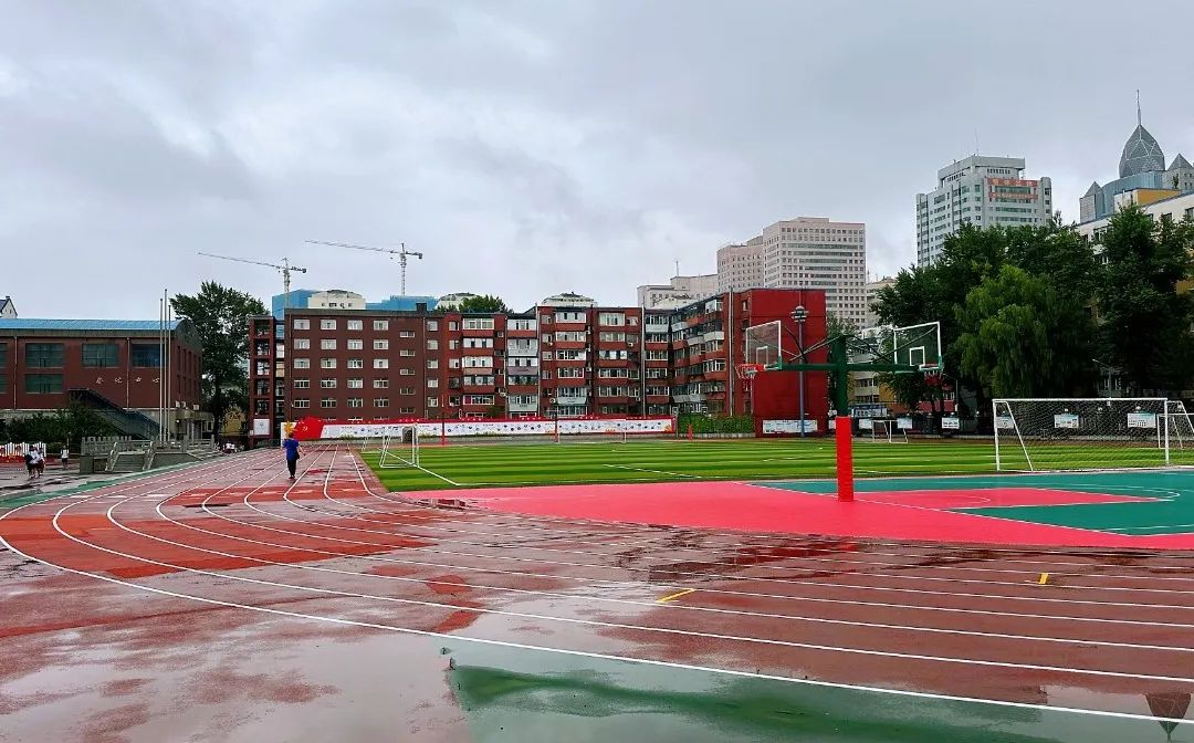 长春市第五中学是公立仍是私立,是重点中学吗?