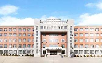 长春市第一中学简介概略(建校汗青、地点、师资、校训、情况)