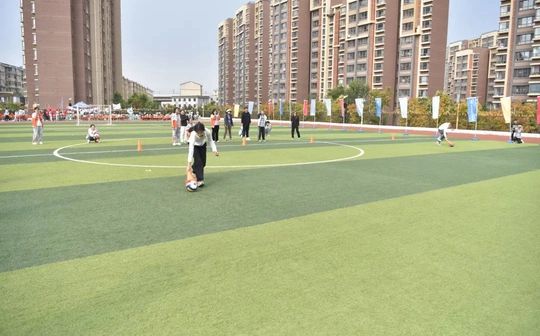 长春市第十九中学是公立仍是私立,是重点中学吗？