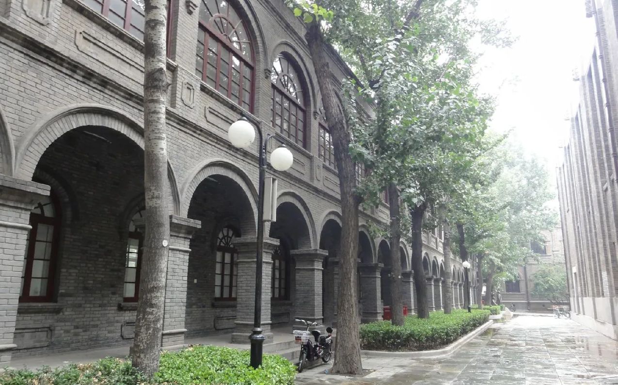 南开中学是公立仍是私立,是重点中学吗?