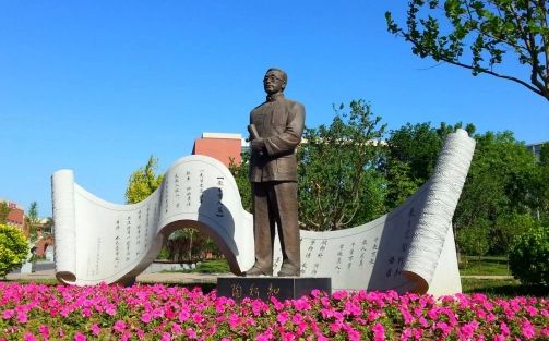天津市武清区杨村第一中学是公立仍是私立,是重点中学吗？