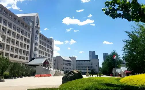 南开大学从属中学在天津的排名第几,属于甚么层次？