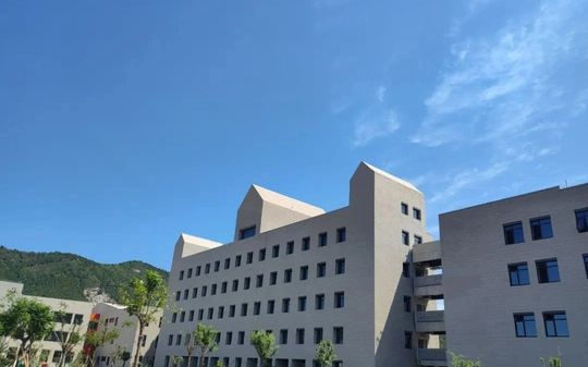 天津市蓟州区第一中学是公立仍是私立,是重点中学吗？