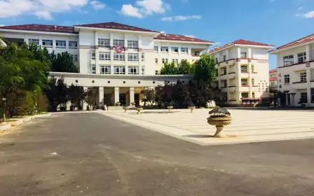 天津市第四十五中学简介概略(建校汗青、地点、师资、校训、情况)