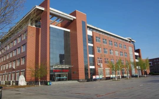 石家庄市鹿泉区第一中学简介概略(建校汗青、地点、师资、校训、情况)