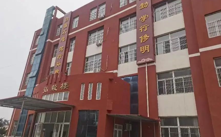 行唐中黉舍区在哪_在甚么区?