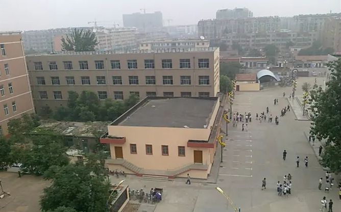 济南市长清中学是公立仍是私立,是重点中学吗？