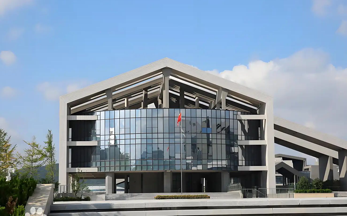 山东省青岛第六中黉舍区在哪_在甚么区？