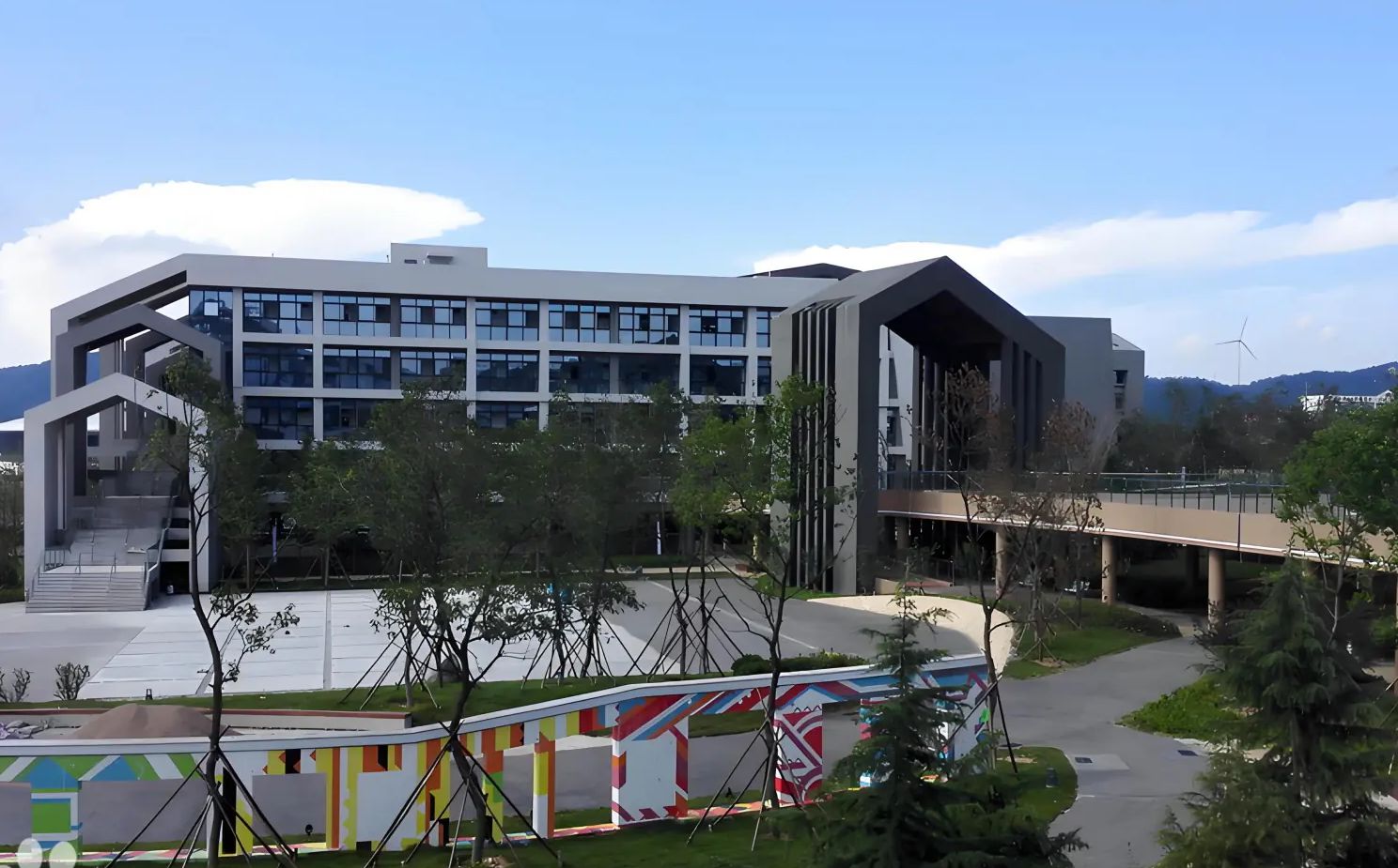 山东省青岛第六中学在青岛的排名第几,属于甚么层次?
