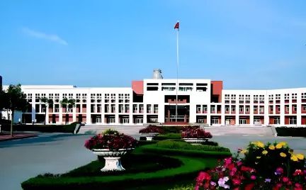 胶南第一高等中学简介概略(建校汗青、地点、师资、校训、情况)