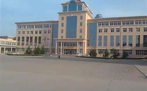青岛西海岸新区第一高等中学简介概略（建校汗青、地点、师资、校训、情况）