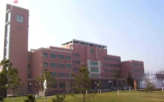 青岛市城阳第二高等中学简介概略(建校汗青、地点、师资、校训、情况)