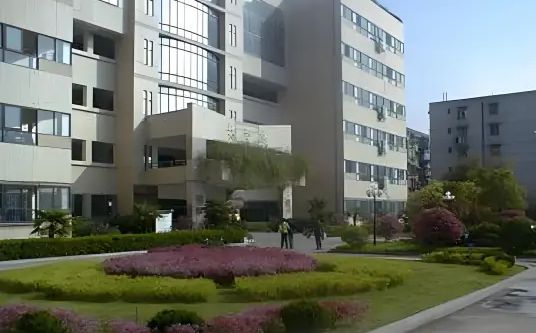 优游市第四十九中学简介概略（建校汗青、地点、师资、校训、情况）
