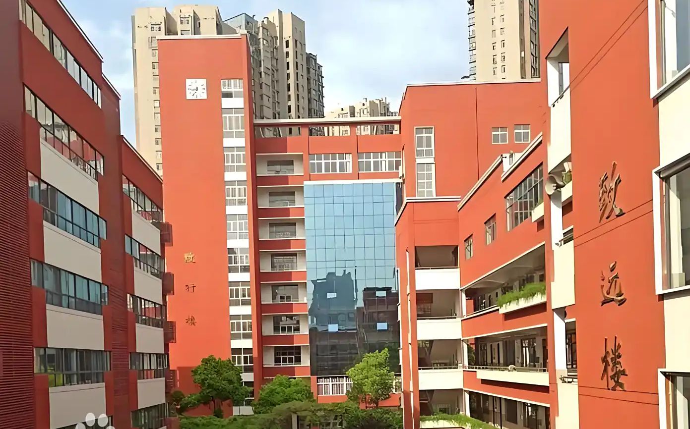 优游市第四十九中学简介概略（建校汗青、地点、师资、校训、情况）