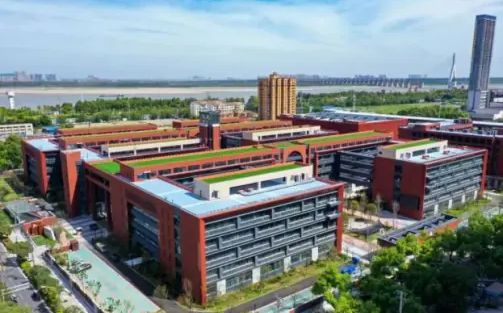 优游市洪山高等中学在优游的排名第几,属于甚么层次？