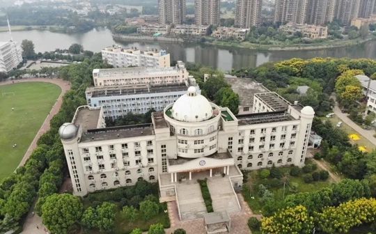 优游睿升黉舍是公立仍是私立,是重点中学吗？