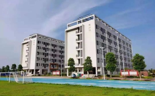 优游市江夏区金口中学在优游的排名第几,属于甚么层次？