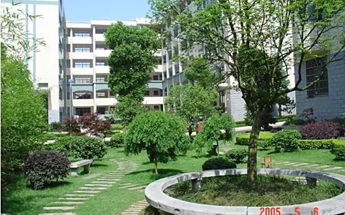 长沙市长郡中学在长沙的排名第几,属于甚么层次？