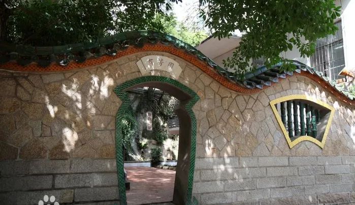 福建省厦门双十中学是公立仍是私立,是重点中学吗？