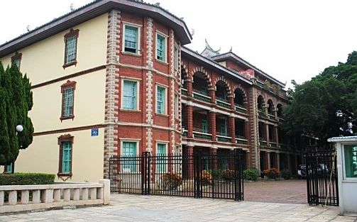 福建省厦门集美中学在厦门的排名第几,属于甚么层次？