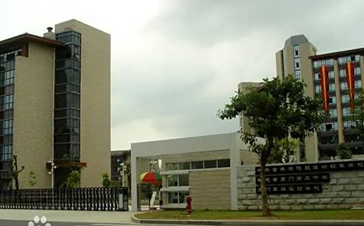 福建省厦门第二中学有几个校区_别离在哪？