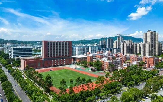厦门市海沧中学是公立仍是私立,是重点中学吗?