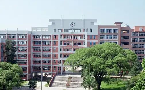 福建师范大学从属中学简介概略（建校汗青、地点、师资、校训、情况）