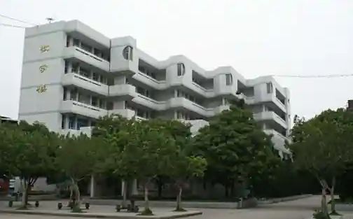 福建省福州华裔中学简介概略（建校汗青、地点、师资、校训、情况）