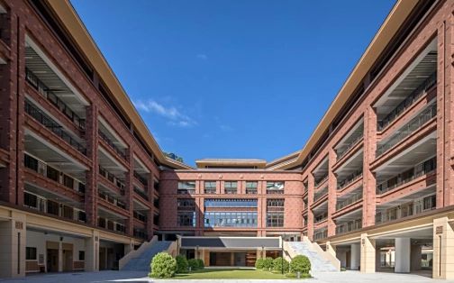 深圳市第二尝试黉舍简介概略（建校汗青、地点、师资、校训、情况）