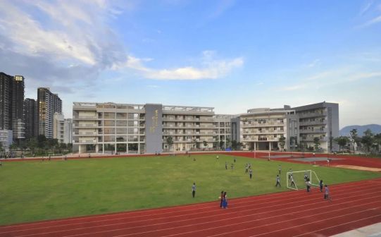 深圳市新安中学简介概略(建校汗青、地点、师资、校训、情况)